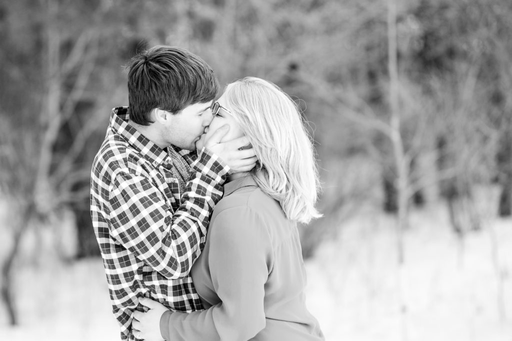 Winter engagement Session
Couple Kissing
Winter Engagement Session
Couple Photos
Aiden Laurette Photography
Ontario Photographer