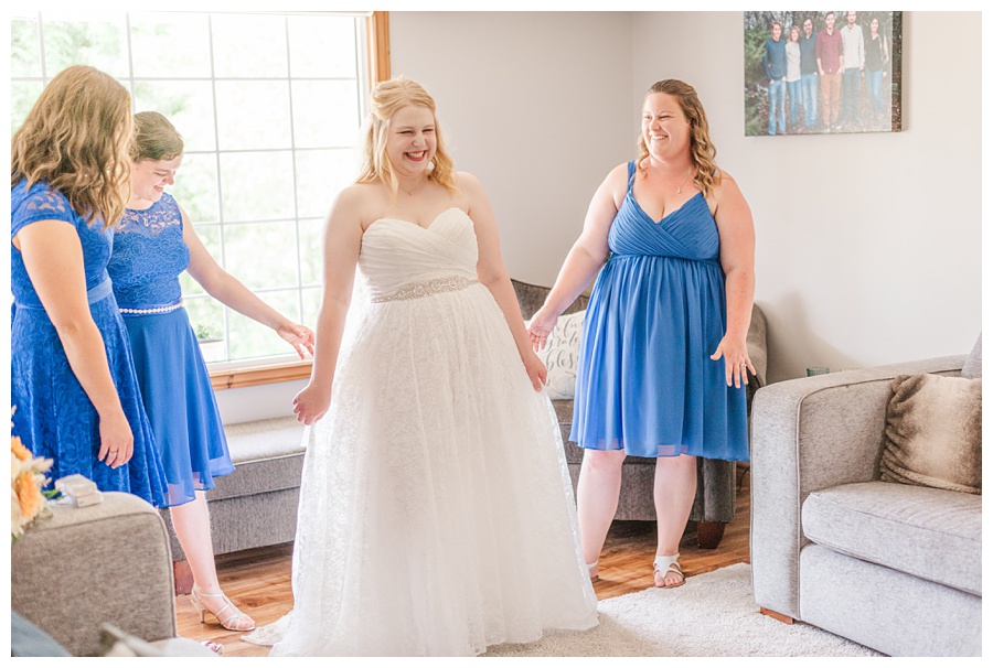 Aiden Laurette Photography | Ontario Wedding Photography | Bride getting ready with bridesmaids