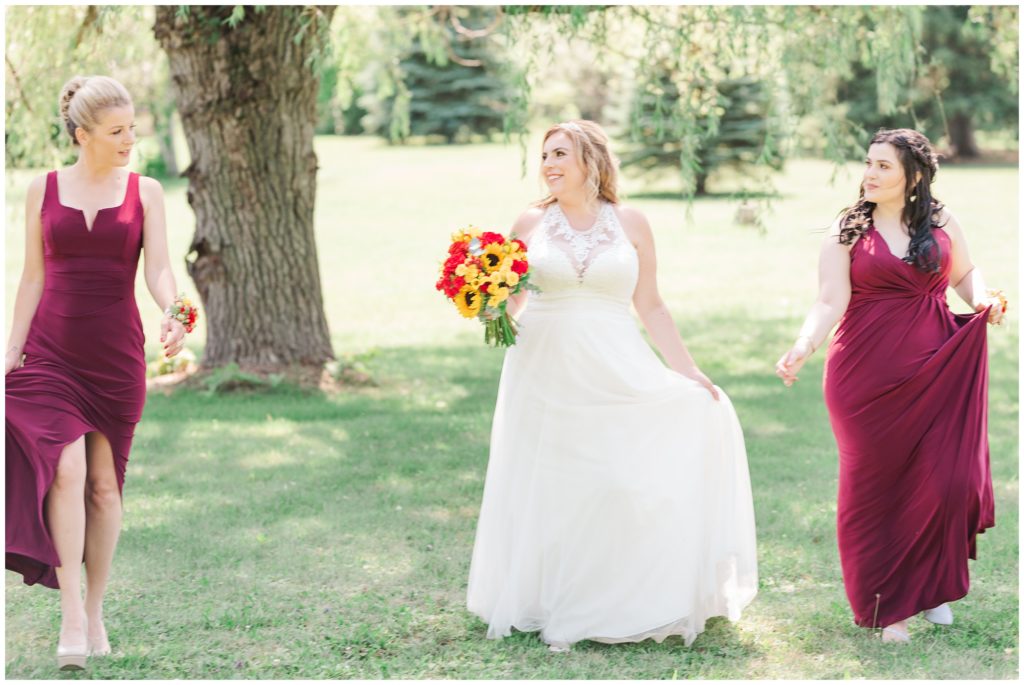 Aiden Laurette Photography | Ontario Wedding Photography | Couples Photography | Bridal Portraits with bridesmaids 