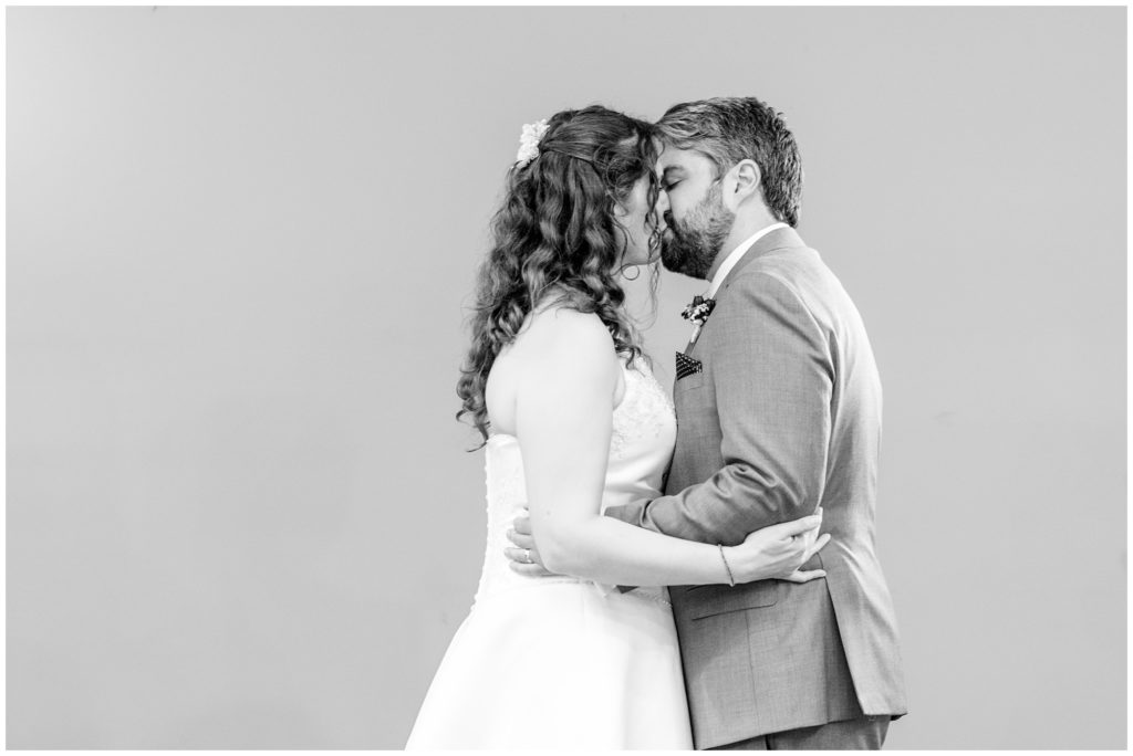 Aiden Laurette Photography | Ontario Wedding Photographer | Elmhurst Inn Elopement | Ceremony | First kiss