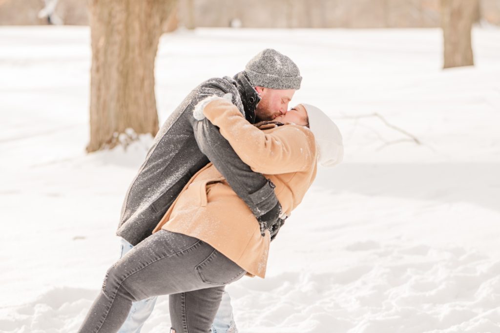 Winter Engagement Session | Aiden Laurette Photography | Ontario Wedding Photographer | Couple Lifestyle images