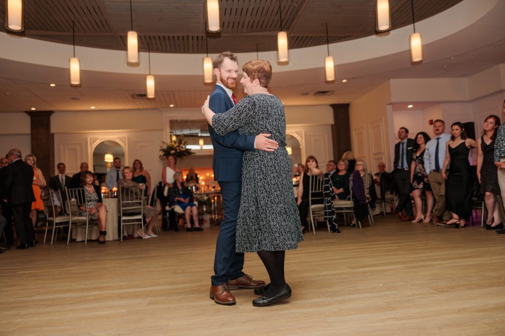 Aiden Laurette Photography | wedding reception dancing