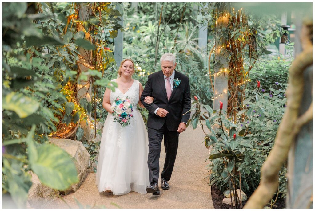 Aiden Laurette Photography | A Romantic Wedding at the Butterfly Conservatory