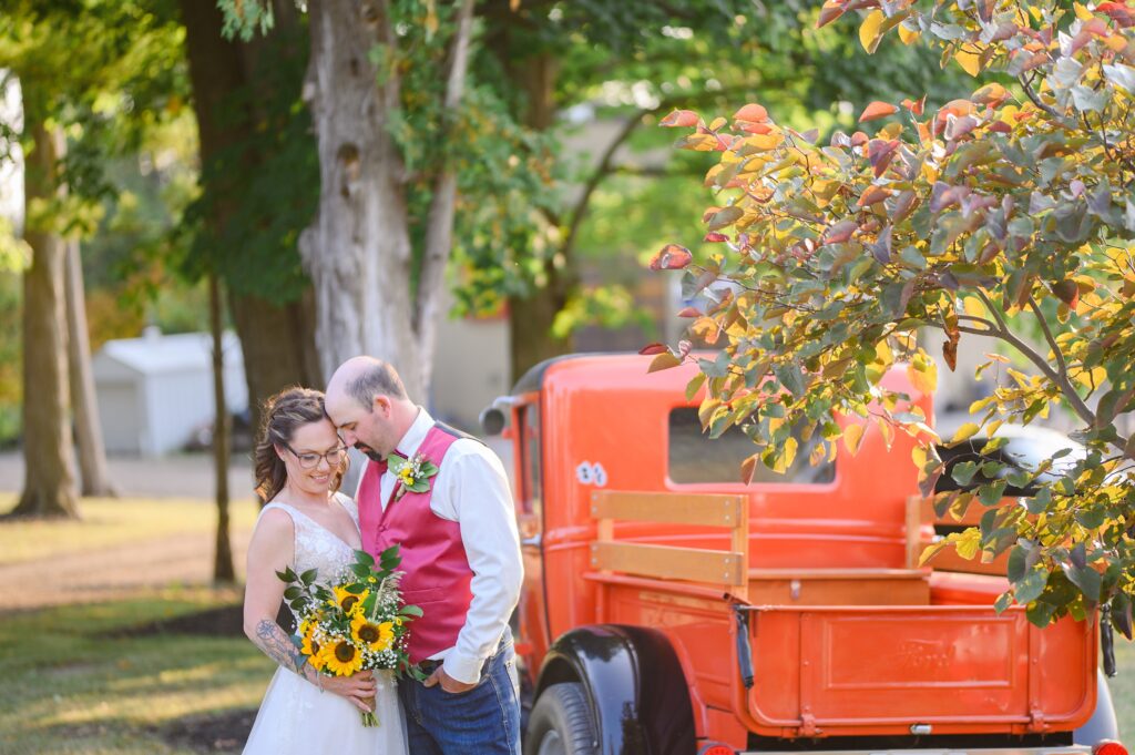 Aiden Laurette Photography | bride and groom pose